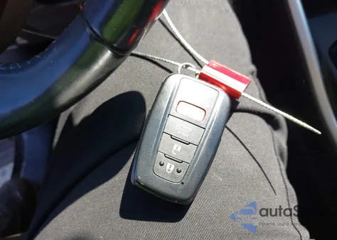 2021 Toyota Highlander Le из США, поврежденный, VIN 5TDBZRBHXMS540948